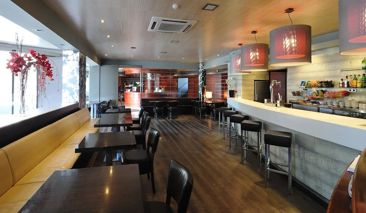 Hotel Els Noguers Manresa 2*,